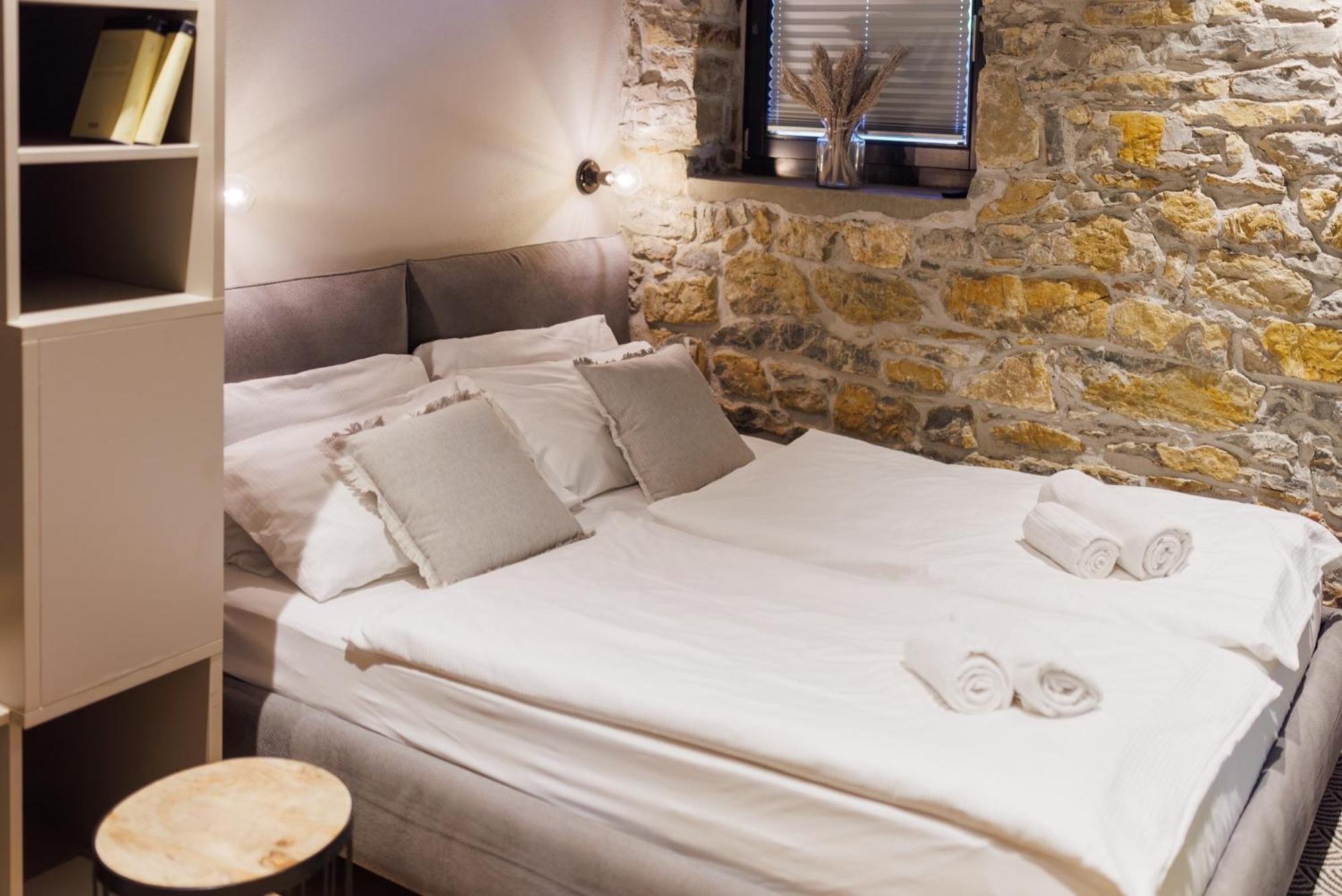 Vila Robida Rooms & Spa Črni Kal Kamer foto
