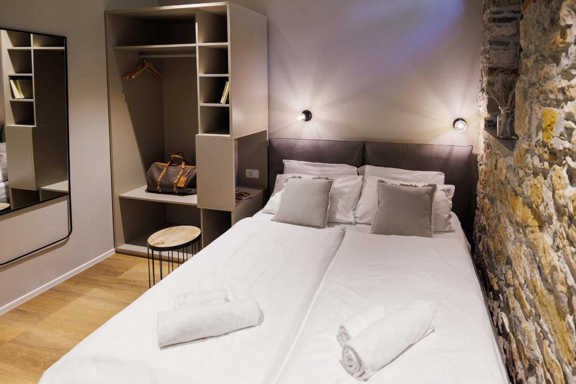 Vila Robida Rooms & Spa Črni Kal Buitenkant foto