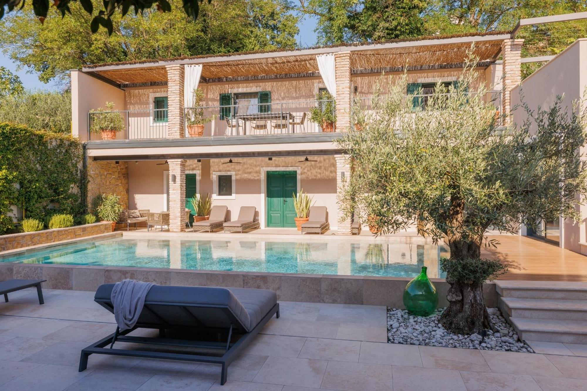Vila Robida Rooms & Spa Črni Kal Buitenkant foto